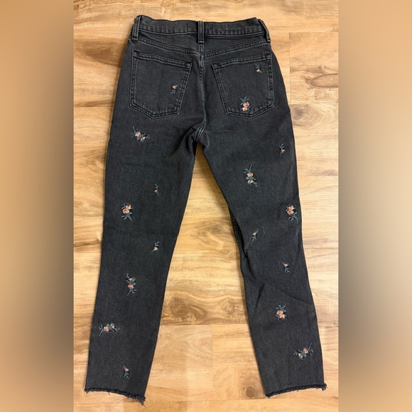 Abercrombie & Fitch The Skinny High Rise Floral Embroidered Pants - Size 25 - Picture 3 of 3